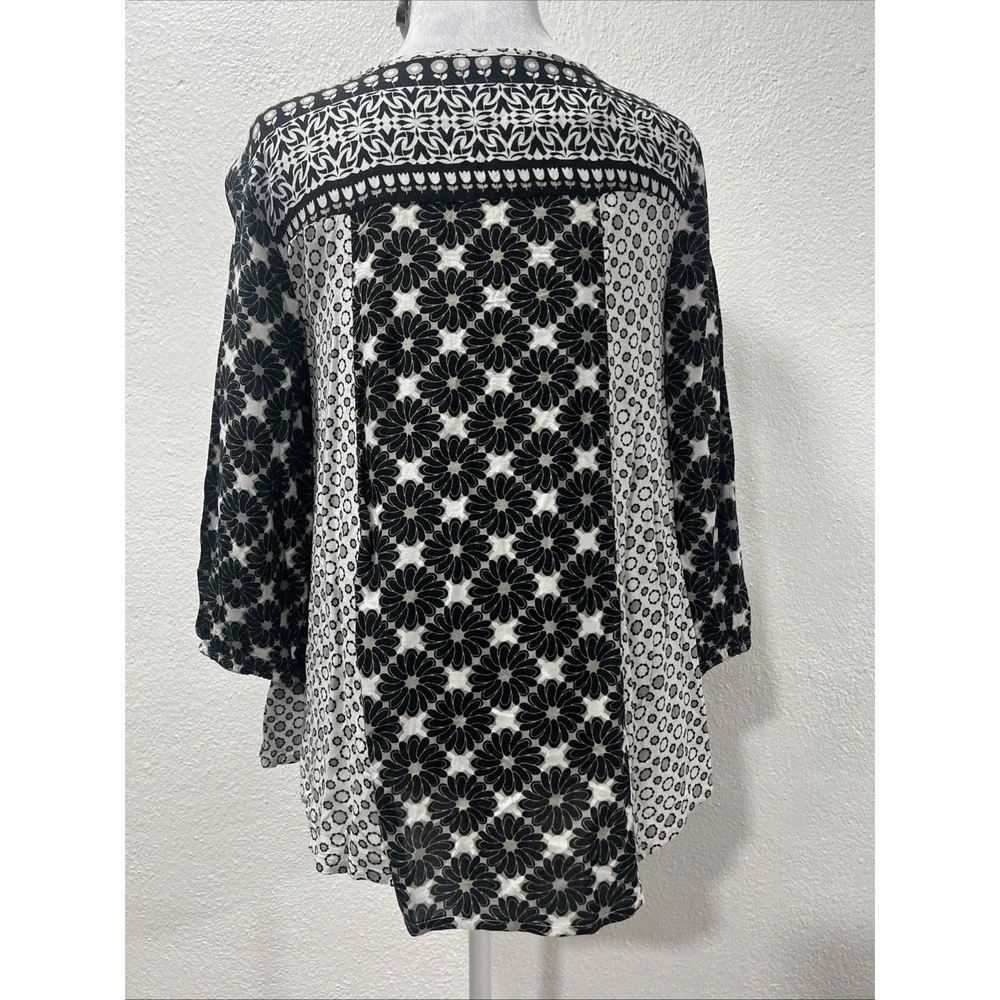 STYLE &CO. Blouse Long Sleeves Black White Floral Beaded Pullover Flared PS
